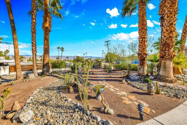 39061 Bel Air Drive, Cathedral City CA: https://media.crmls.org/mediaz/30dce63e-5903-4515-90cb-58e6bc62a2d6.jpg