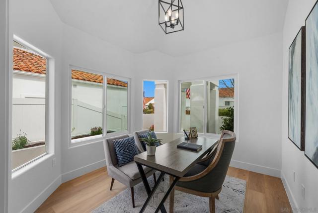 4979 Poseidon Way, Oceanside CA: https://media.crmls.org/mediaz/30dd08ff-80a4-4500-8d52-d5d1154c79c6.jpg