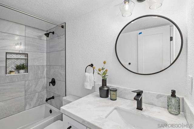 4732 Iroquois Ave, San Diego CA: https://media.crmls.org/mediaz/30dd5cf7-4dce-43d0-9dcd-47356bf3ddfb.jpg