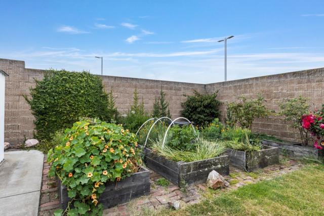 1291 Linton Street, San Leandro CA: https://media.crmls.org/mediaz/30dd7cfc-a7a5-44ad-9b49-45551cbbf8af.jpg