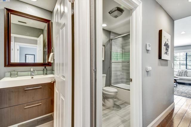 246 Canyon Woods Way, San Ramon CA: https://media.crmls.org/mediaz/30deb859-16bb-45ce-a6cb-abfe84531279.jpg