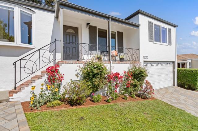 1320 Hull Drive, San Carlos CA: https://media.crmls.org/mediaz/30dfdc18-cb0d-433d-bfb4-2871fc96175f.jpg