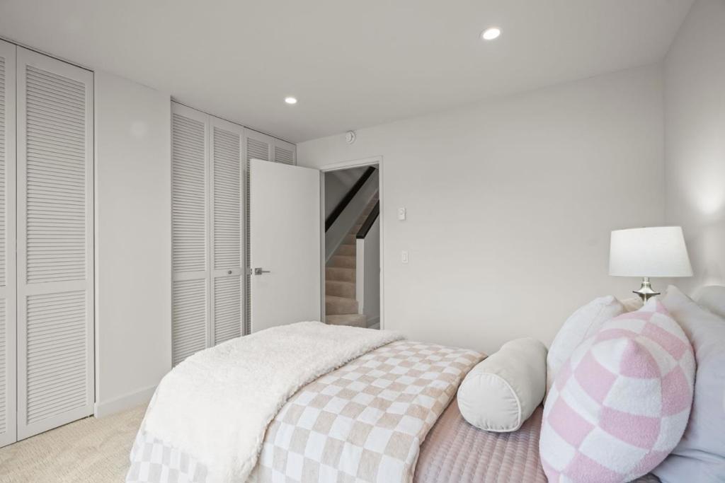 30E026F4 Ac51 45E9 98B2 F5605F1174B9 2101 Shoreline Drive #437, Alameda, Ca 94501 &Lt;Span Style='BackgroundColor:transparent;Padding:0Px;'&Gt; &Lt;Small&Gt; &Lt;I&Gt; &Lt;/I&Gt; &Lt;/Small&Gt;&Lt;/Span&Gt;