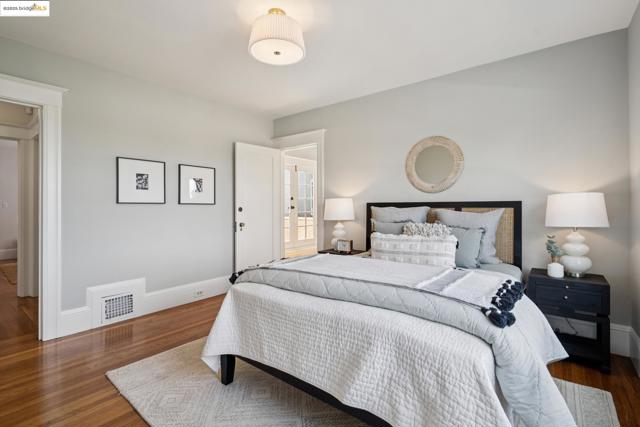 5429 Belgrave Pl., Oakland CA: https://media.crmls.org/mediaz/30e0f47f-ada8-48d3-a5ea-cb900e599882.jpg