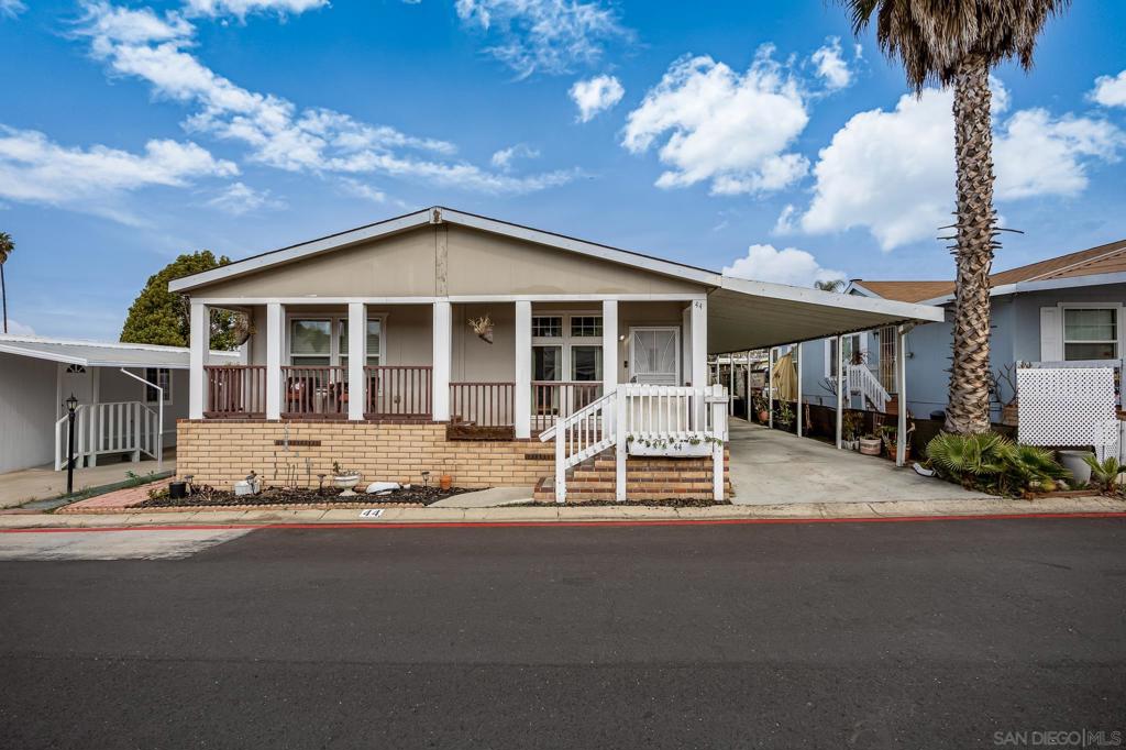 MLS #250038022SD image #27