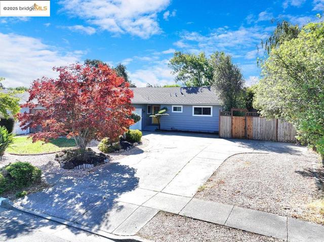 2449 Center Rd, Novato CA: https://media.crmls.org/mediaz/30e15d58-08fc-4cff-ad60-92be1b9ac621.jpg