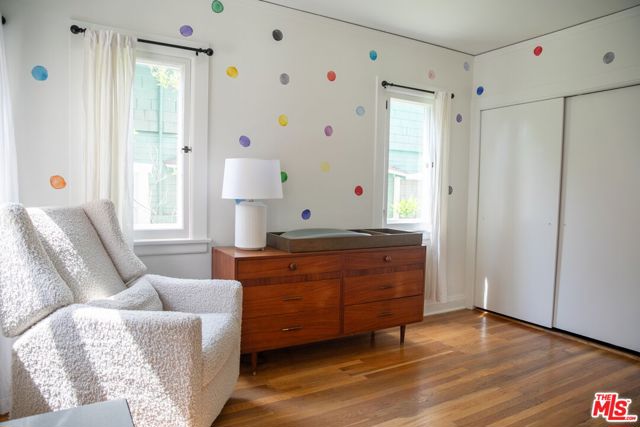 898 N Chester Avenue, Pasadena CA: https://media.crmls.org/mediaz/30e16473-eb31-419c-bb12-10132eb311d1.jpg