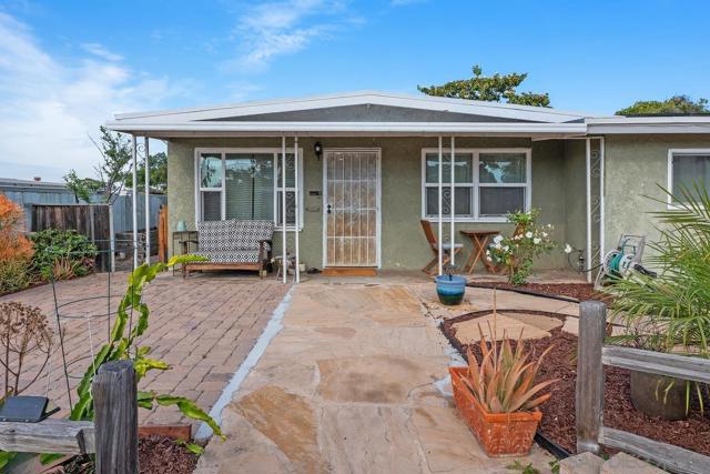 3861 Demus St, San Diego CA: https://media.crmls.org/mediaz/30e2f078-134e-44a6-8954-f0a7fa40d850.jpg