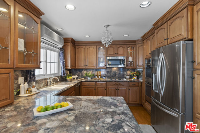 441 HOLLOWELL Avenue, Hermosa Beach, California 90254, 4 Bedrooms Bedrooms, ,2 BathroomsBathrooms,Residential,Sold,HOLLOWELL,22165653