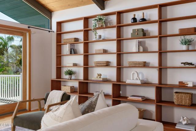 Detail Gallery Image 10 of 52 For 1749 La Coronilla Dr, Santa Barbara,  CA 93109 - 4 Beds | 2/1 Baths