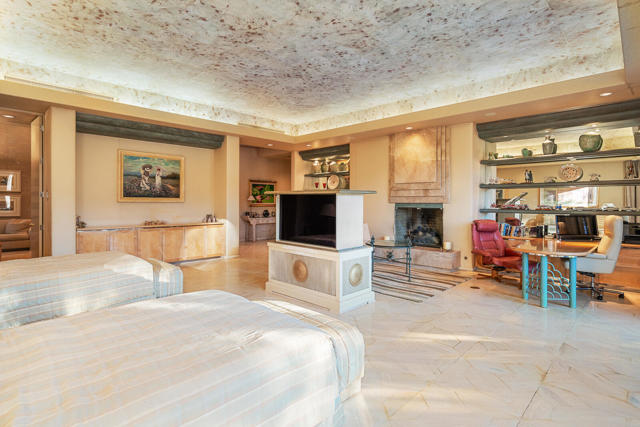 203 Kiva Drive, Palm Desert CA: https://media.crmls.org/mediaz/30e38fe7-1e4d-4e88-8b85-343f8e2b999c.jpg