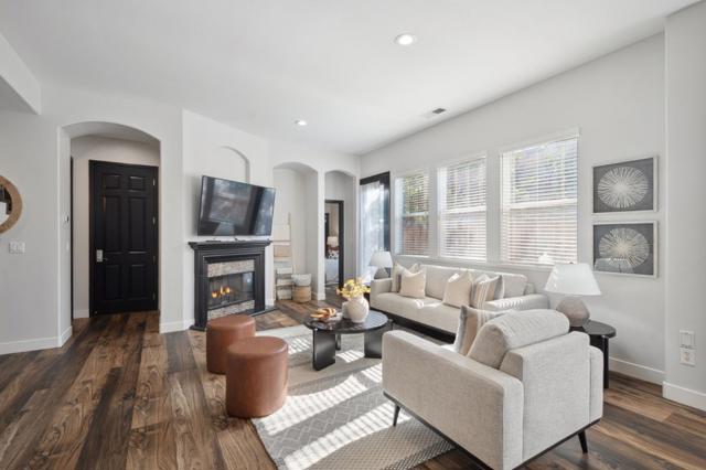 7531 Edinburgh Way, Gilroy CA: https://media.crmls.org/mediaz/30e3c8f4-c895-447b-aa16-92aea625e00a.jpg