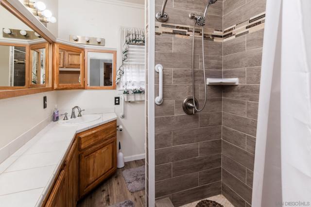 2925 Franklin Ave, San Diego CA: https://media.crmls.org/mediaz/30e42662-7692-4333-a166-a1fc931ad73e.jpg
