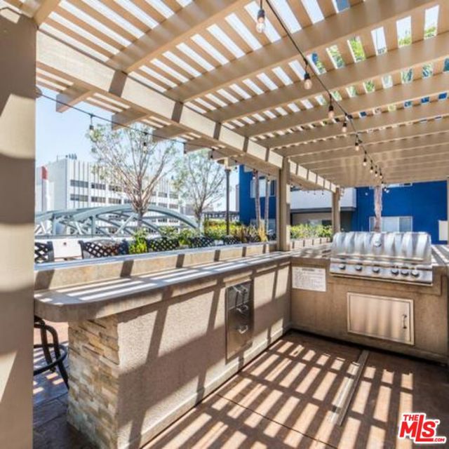 245 PINE Avenue, Long Beach CA: https://media.crmls.org/mediaz/30e48b8c-497b-4c9c-9ef2-40ca8cac9062.jpg