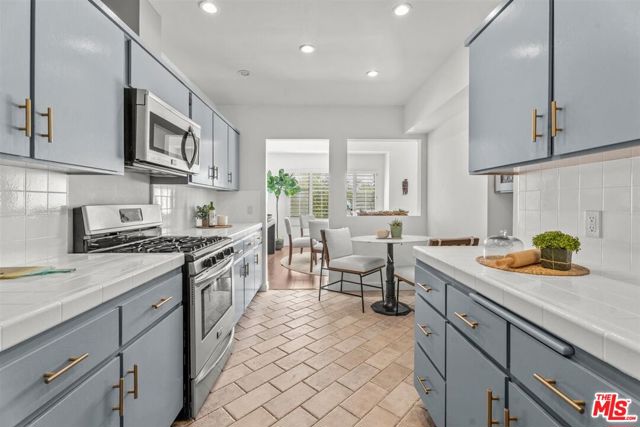 853 S Le Doux Road, Los Angeles CA: https://media.crmls.org/mediaz/30e4d2df-0044-4bab-bfe9-d39b9fc80e5c.jpg