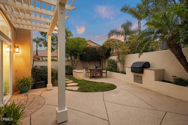 985 Corte Augusta, Camarillo CA: https://media.crmls.org/mediaz/30e4f2b1-41f7-4210-9c54-8328a98e15bd.jpg