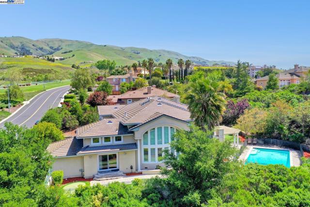 48564 Avalon Heights Ter, Fremont CA: https://media.crmls.org/mediaz/30e50cdb-4fc9-400d-96ea-5bb05d731e51.jpg