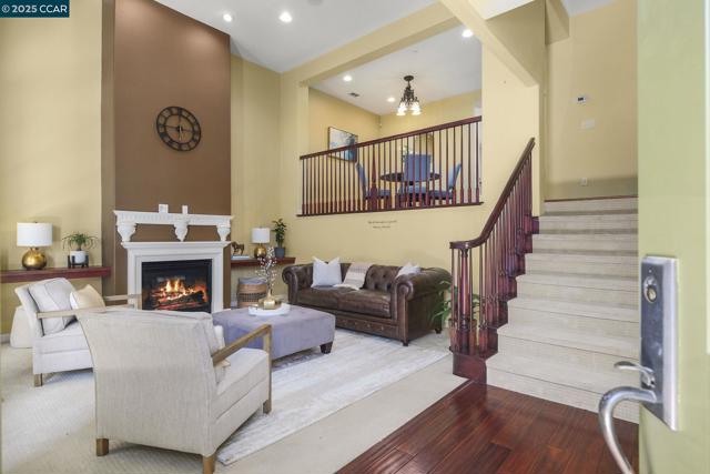 4650 Rimini Ct, Dublin CA: https://media.crmls.org/mediaz/30e51b1a-cea8-4eee-b6bc-f4fc8340bb41.jpg