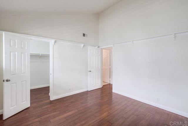 8037 Caminito Mallorca, La Jolla CA: https://media.crmls.org/mediaz/30e51eb3-db01-45b5-9bf7-5701be5bf837.jpg