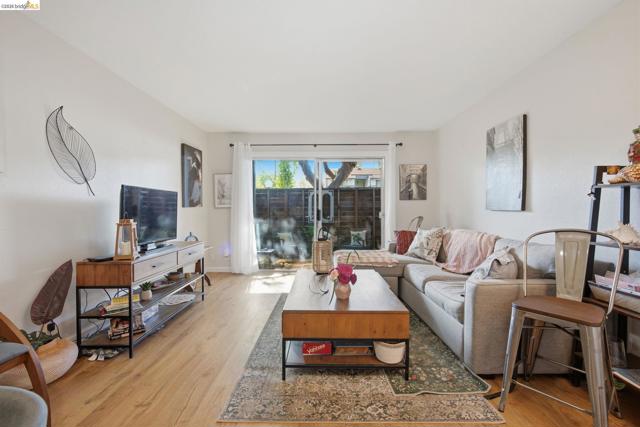 4081 Clayton Rd., Concord CA: https://media.crmls.org/mediaz/30e537f7-109b-4614-be34-d51273673274.jpg