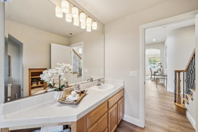 2193 Autinori Ct, Livermore CA: https://media.crmls.org/mediaz/30e5917d-2592-49e0-bbed-f7f5f51d9d5b.jpg