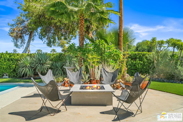 2072 S Bobolink Lane, Palm Springs, CA 92264