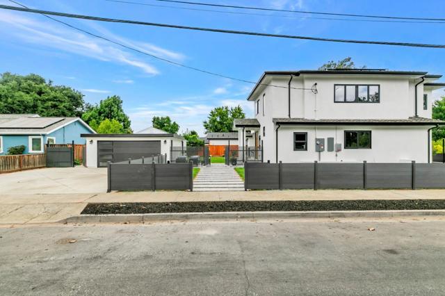 665 Hawthorne Avenue, Campbell CA: https://media.crmls.org/mediaz/30e6e6e8-ff96-41f4-a0af-1272c6db05bc.jpg