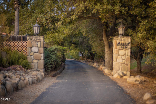1419 Trusty Lane, Ojai CA: https://media.crmls.org/mediaz/30e7332d-116a-4d7d-a100-ceb8503ef2db.jpg