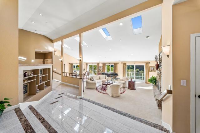 153 Castillo Court, Aptos CA: https://media.crmls.org/mediaz/30e811f8-70b1-4b8e-a68c-06fc74fd4af2.jpg