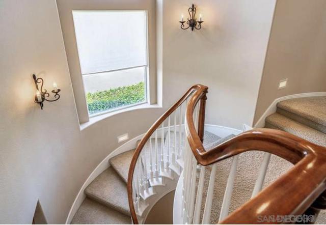 16624 Santa Mariana Ct, San Diego CA: https://media.crmls.org/mediaz/30e84945-dfcb-417a-a6f5-d5077bad1c46.jpg