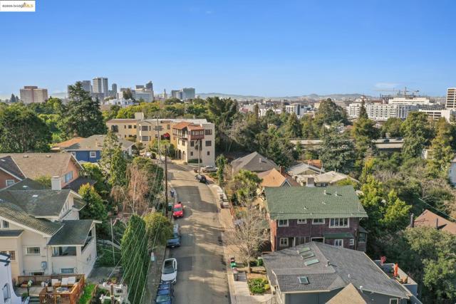 3537 Kempton, Oakland CA: https://media.crmls.org/mediaz/30e8832f-f5a5-45dd-8a91-87b8193e980a.jpg