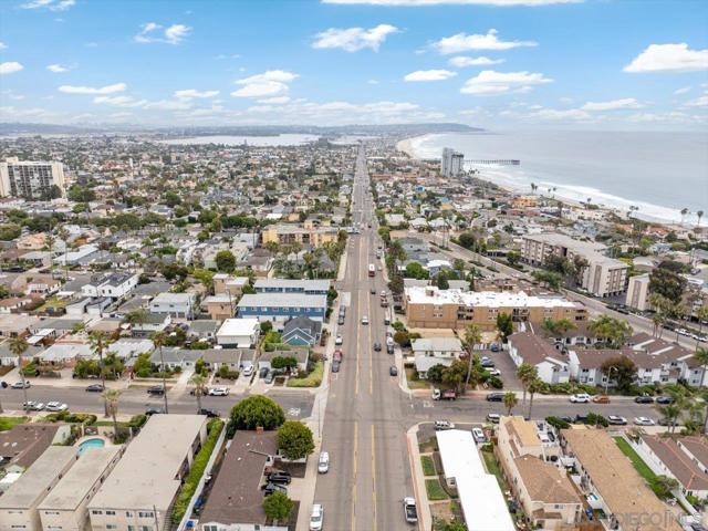 5061 Mission BLVD, San Diego CA: https://media.crmls.org/mediaz/30e8a832-16af-4923-8688-0b0d95b33dcc.jpg