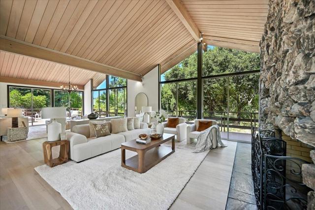 14582 Horseshoe Court, Saratoga CA: https://media.crmls.org/mediaz/30e9f79f-cd98-4447-bd69-91351bec2c09.jpg