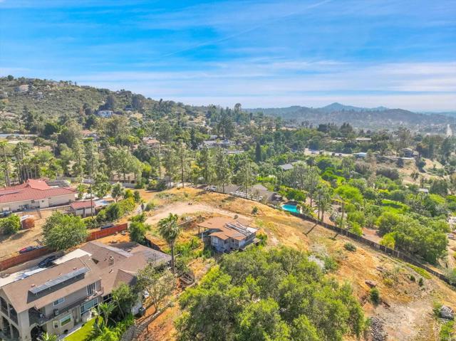 Detail Gallery Image 5 of 15 For 802 Vista Grande Road, El Cajon,  CA 92019 - 2 Beds | 1 Baths