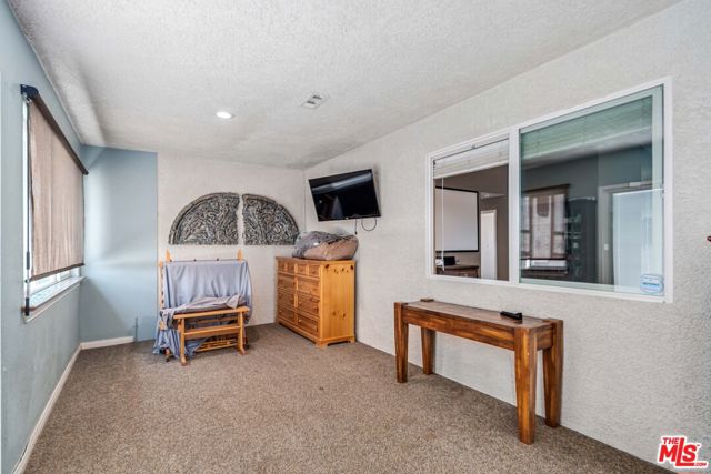 9999 Del Sol Avenue, Phelan CA: https://media.crmls.org/mediaz/30ec1ffc-9148-4a99-bda6-a573df9bee23.jpg