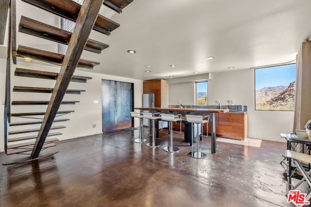 63131 Rocking Chair Road, Joshua Tree CA: https://media.crmls.org/mediaz/30ec3c00-3057-4ce0-b010-32b5a25d5258.jpg