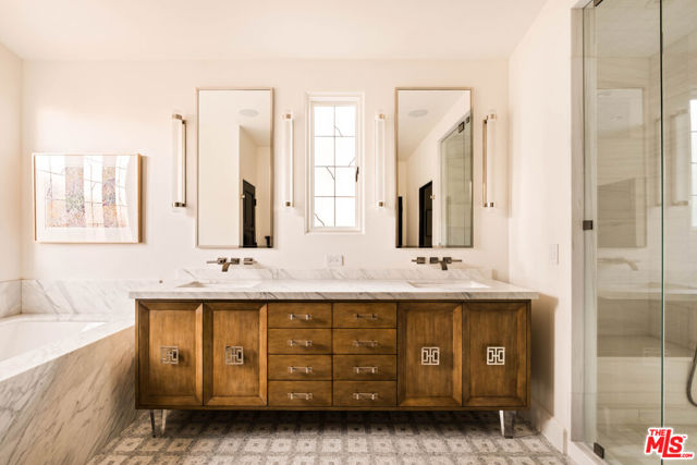 7020 La Presa Drive, Los Angeles CA: https://media.crmls.org/mediaz/30ec5913-020e-449f-9900-6165544e7b05.jpg