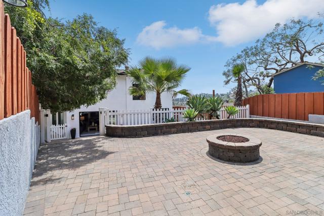 8560 Sunrise Ave, La Mesa CA: https://media.crmls.org/mediaz/30ec804f-1f22-4621-a102-7cb99c40185b.jpg