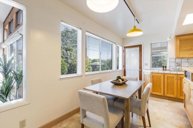 882 Maranta Avenue, Sunnyvale CA: https://media.crmls.org/mediaz/30eced4a-b08e-4669-8a79-d2238948423b.jpg