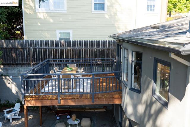 4191 Fruitvale, Oakland CA: https://media.crmls.org/mediaz/30ecf014-d307-46ca-bcc4-0267791aa3ba.jpg