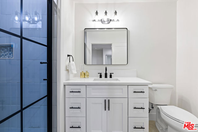 8507 Naylor Avenue, Los Angeles CA: https://media.crmls.org/mediaz/30edacf1-a80e-4637-b4bc-89fa062f9c94.jpg