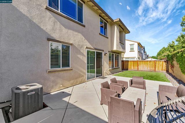 158 Wooley Creek Way, Brentwood CA: https://media.crmls.org/mediaz/30ee1d8b-e2c0-45b8-a803-ffbc55d87a49.jpg