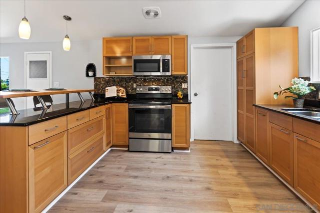 9021 Ronda Ave, San Diego CA: https://media.crmls.org/mediaz/30ee7525-74c5-4676-8200-6963c3801336.jpg