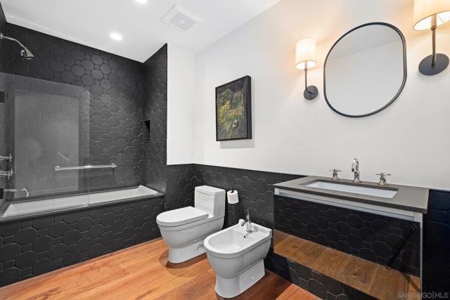 2500 6th Ave, San Diego CA: https://media.crmls.org/mediaz/30ef6ce3-9c11-435a-a9ef-c06bb8264331.jpg