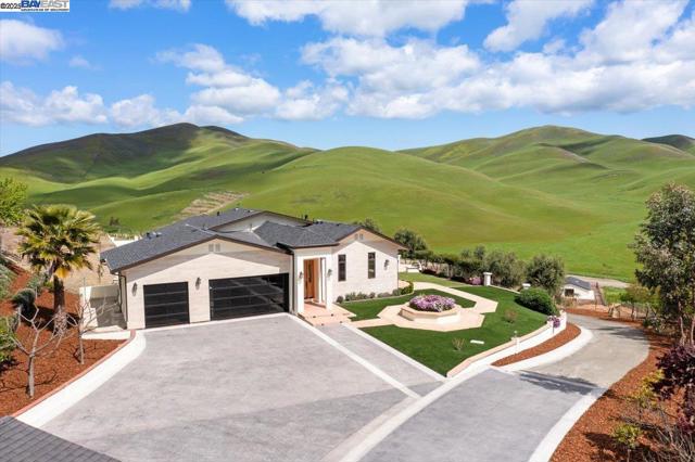 5388 Doolan Rd, Livermore CA: https://media.crmls.org/mediaz/30ef8e60-dd40-4e6a-bcfc-61f3f0b22802.jpg
