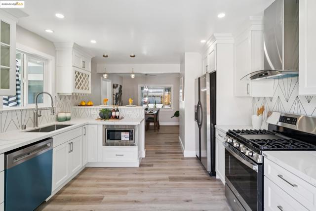 1555 Terry Way, Pleasant Hill CA: https://media.crmls.org/mediaz/30efdbe4-ccd4-4c1f-a3c2-a059ae87528b.jpg