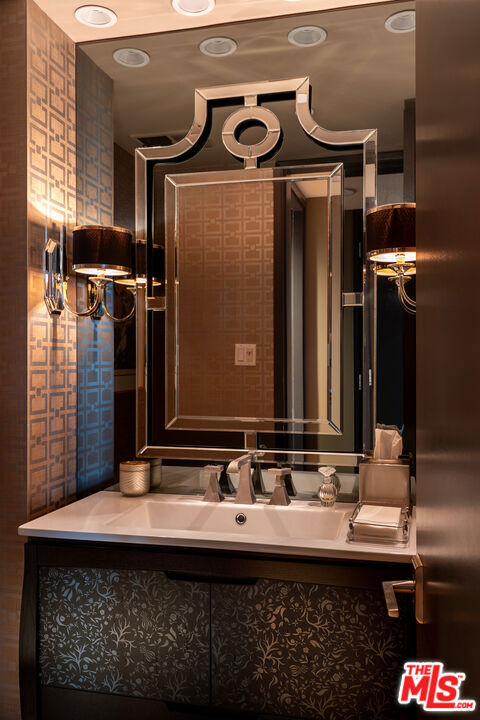 10601 Wilshire Boulevard, Los Angeles CA: https://media.crmls.org/mediaz/30f008eb-3f21-46e8-af11-70ead21b4cad.jpg