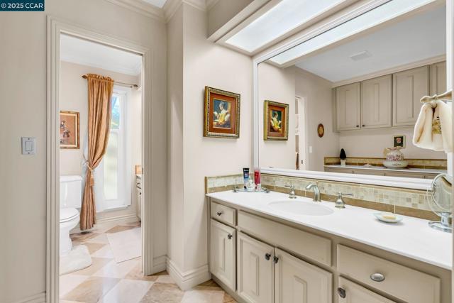 117 Alta Mesa Ct, Moraga CA: https://media.crmls.org/mediaz/30f025ed-6395-4cc4-97e2-b413674a8000.jpg