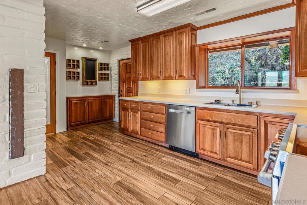 2305 Royal Oak - photo 19