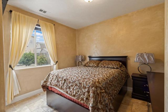 209 Sirrah Way, Greenfield CA: https://media.crmls.org/mediaz/30f0933f-26d7-4704-8f8a-d4548b7fd9a8.jpg